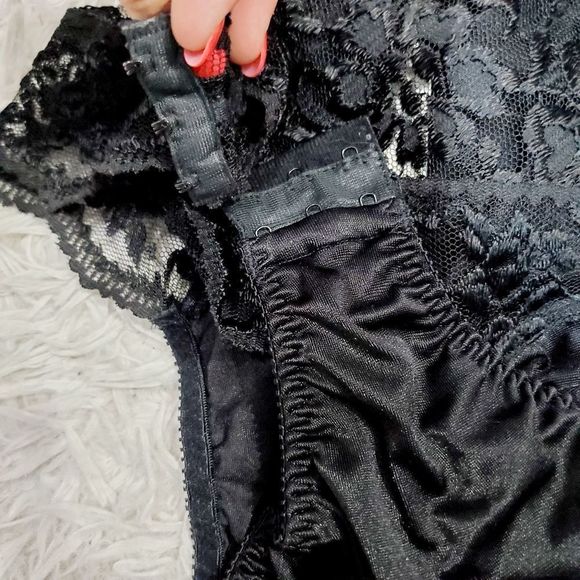 Victoria's secret True vintage made USA lace golden y2k style Size Extra Small - Picture 8 of 16